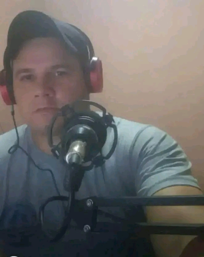 Locutor E DJ  DONO Radio fernandes pinheiro valmir roberto
